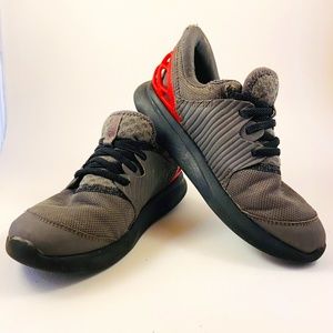 Kids Kizik Anaheim Sneakers in Floor is Lava size 13